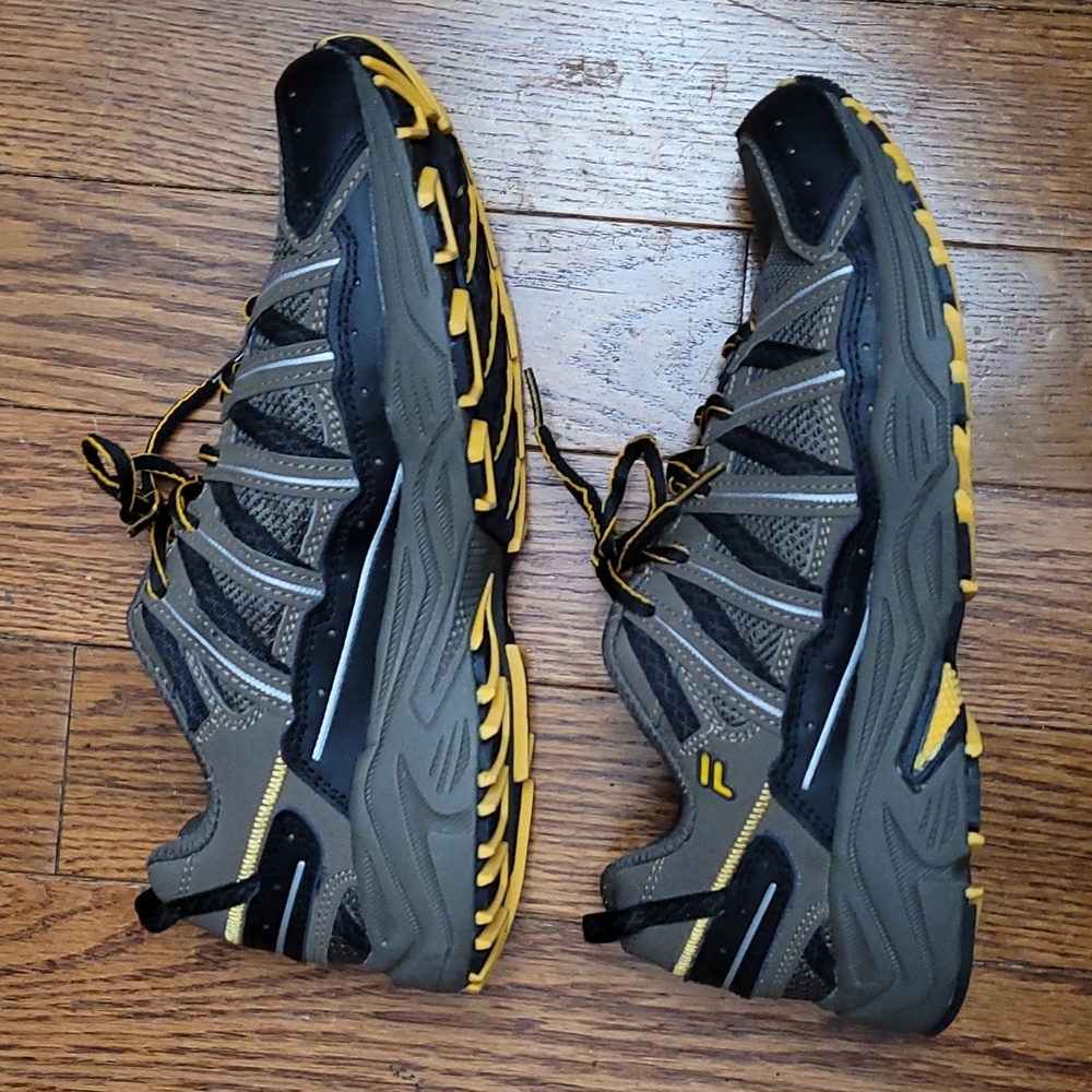 NEW FILA RUNNING SHOES